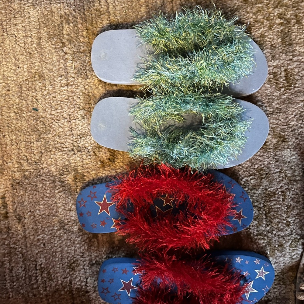 Fuzzy Green and Red Star Sandals